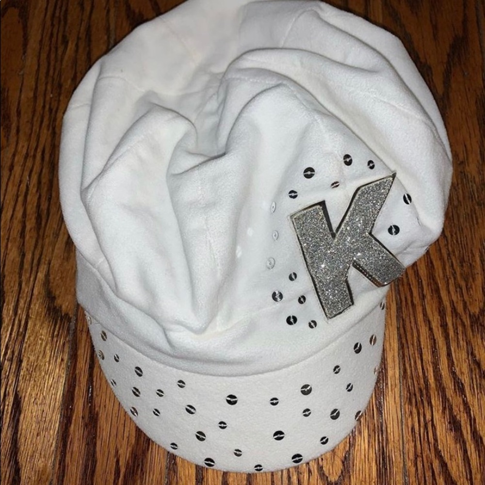 K hat